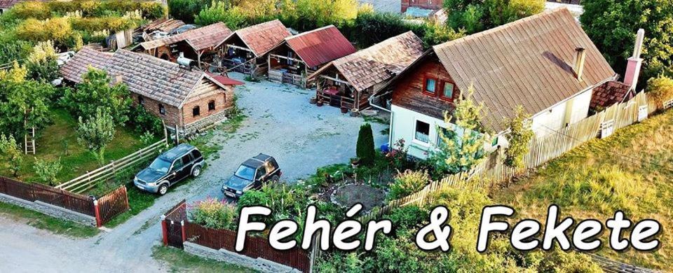 Casa Rustic Feher & Fekete Vendeghazak Совата Екстериор снимка