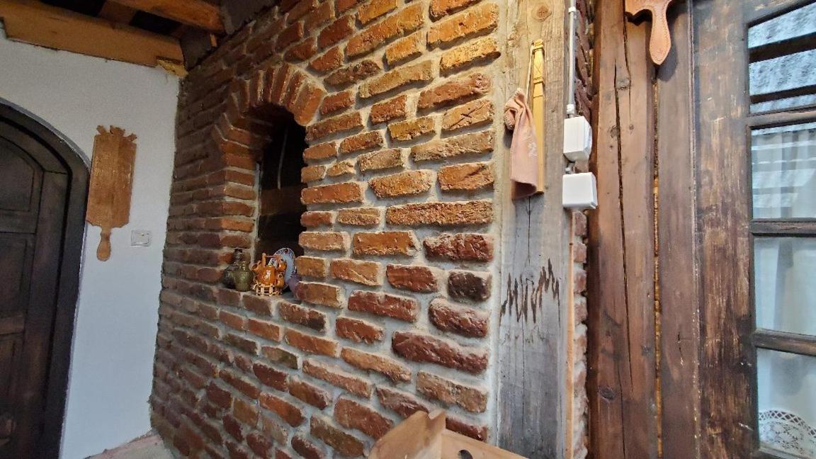 Casa Rustic Feher & Fekete Vendeghazak Совата Екстериор снимка
