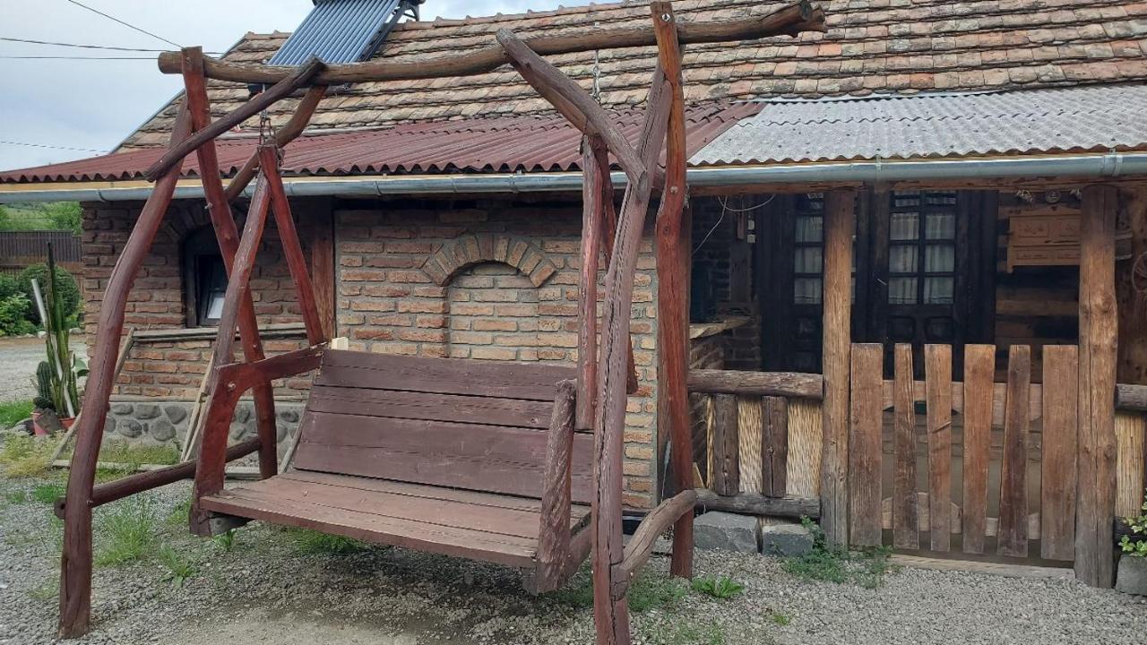 Casa Rustic Feher & Fekete Vendeghazak Совата Екстериор снимка