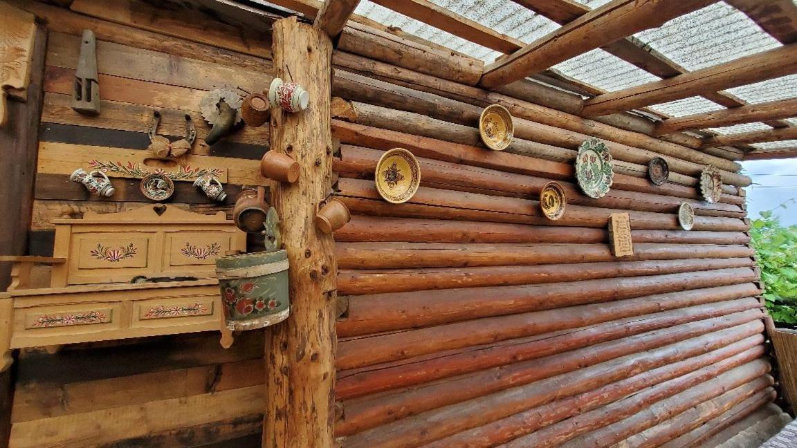 Casa Rustic Feher & Fekete Vendeghazak Совата Екстериор снимка