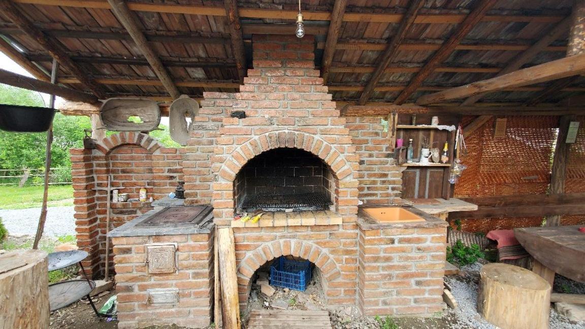 Casa Rustic Feher & Fekete Vendeghazak Совата Екстериор снимка