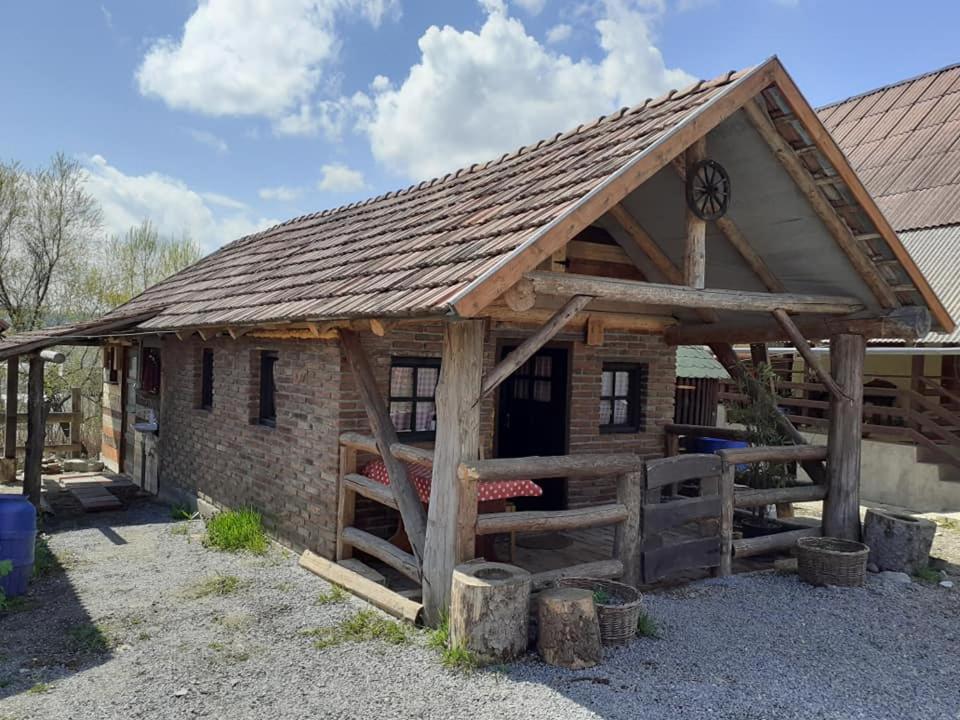 Casa Rustic Feher & Fekete Vendeghazak Совата Екстериор снимка