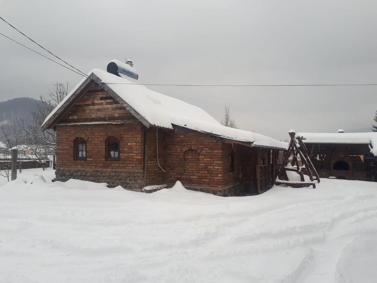 Casa Rustic Feher & Fekete Vendeghazak Совата Екстериор снимка
